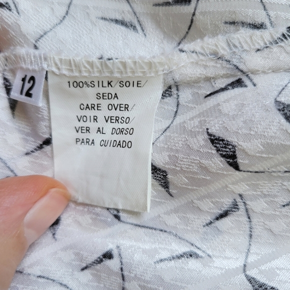 Due Per Due White Silk Blouse Collared Flowy Long Sleeve Double Cuffed Size 12 - Picture 15 of 17